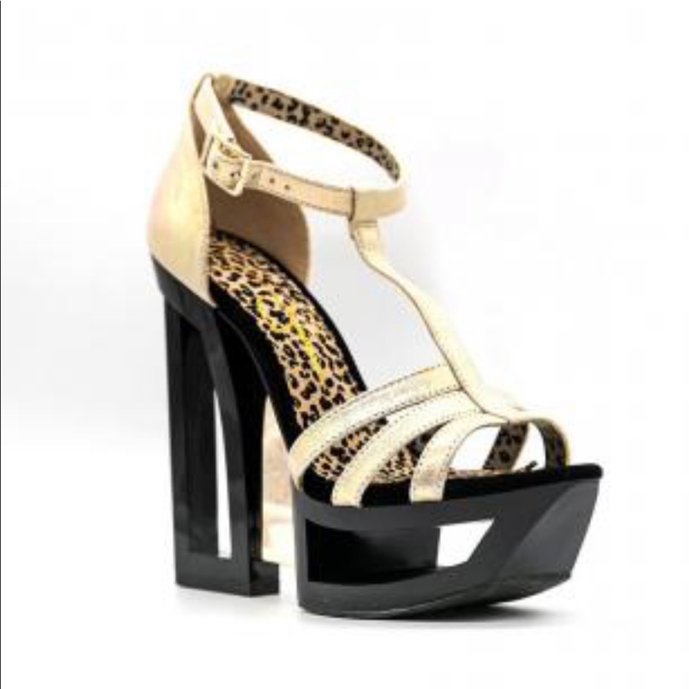 NWOT Jessica Simpson “Tracie” heels size 8